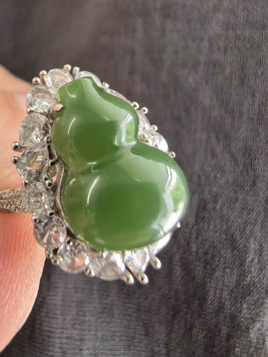 Spinach-Green Jade Gourd Ring with Zircon Halo