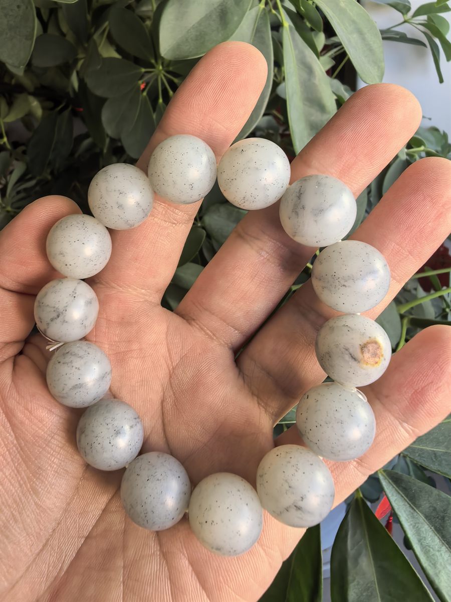 Speckled White Jade Bead Bracelet